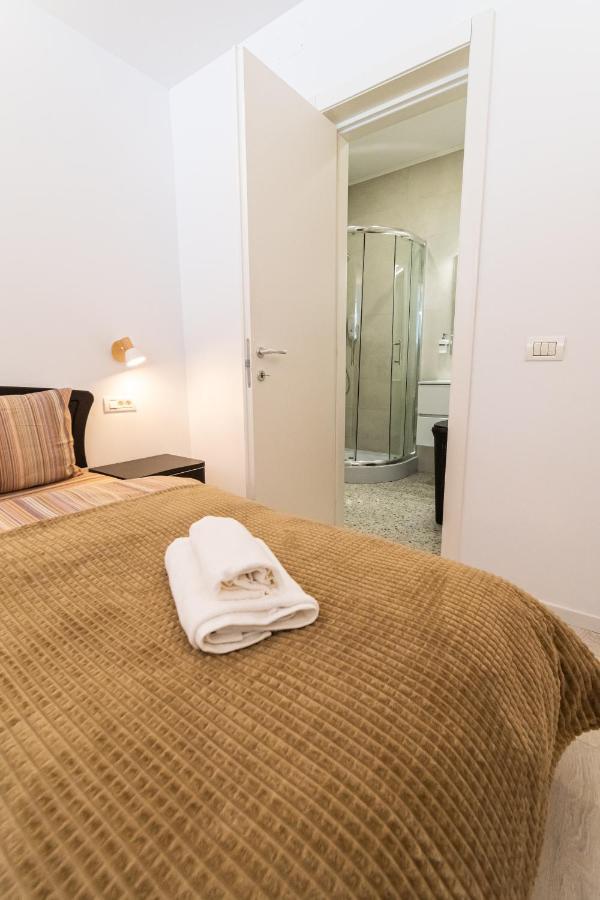 Old Town Studios - Moments Away From The Black Church Braşov Exteriör bild